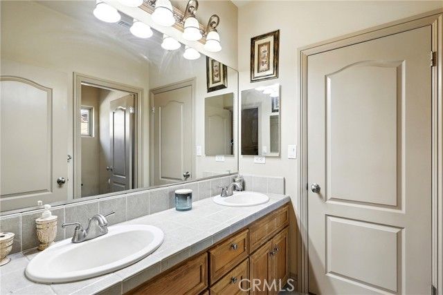 13204 Michaelangelo Drive, Bakersfield, CA 93314