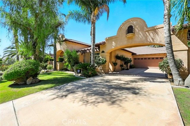 13204 Michaelangelo Drive, Bakersfield, CA 93314