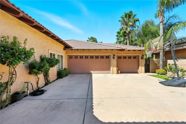 13204 Michaelangelo Drive, Bakersfield, CA 93314