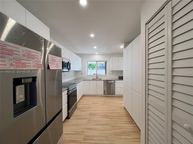 8111 SW 81st Pl, Miami, FL 33143