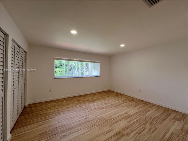 8111 SW 81st Pl, Miami, FL 33143