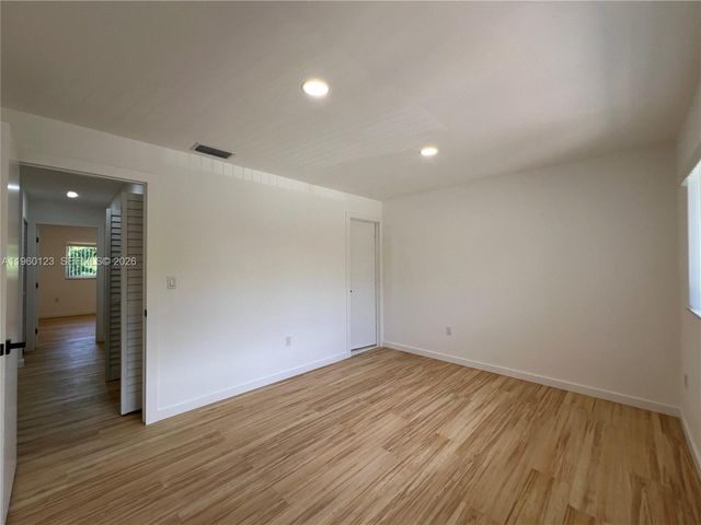 8111 SW 81st Pl, Miami, FL 33143