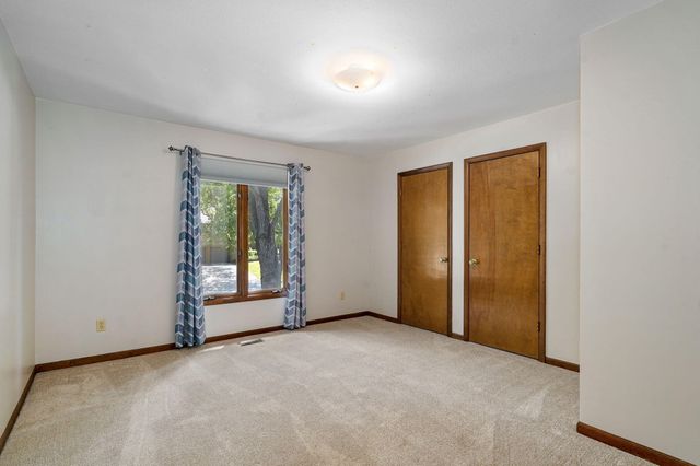 4129 E Linwood Street, Springfield, MO 65809