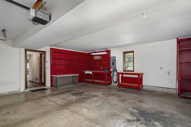 4129 E Linwood Street, Springfield, MO 65809