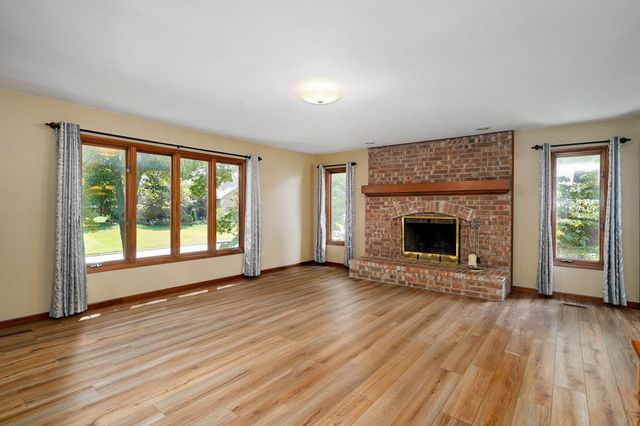 4129 E Linwood Street, Springfield, MO 65809