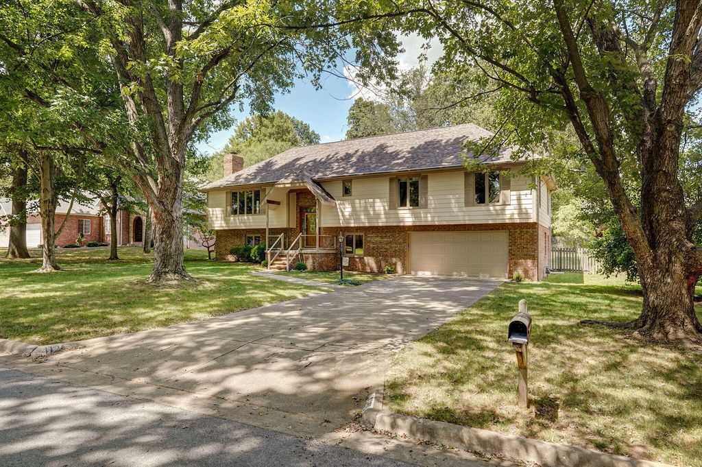 4129 E Linwood Street, Springfield, MO 65809