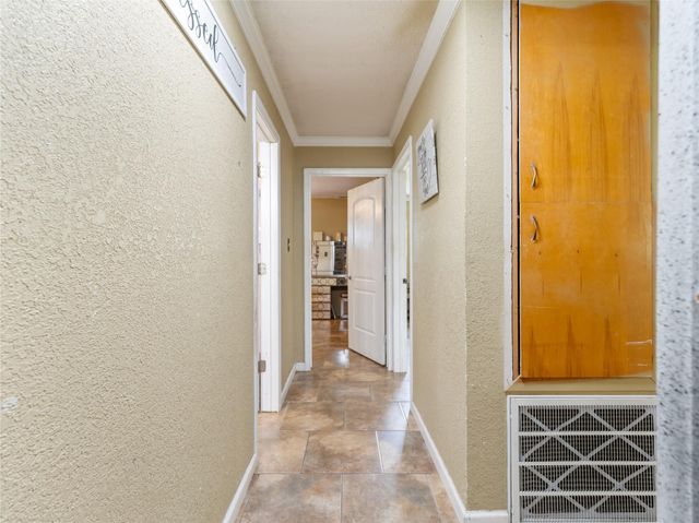 496 James Street, Clute, TX 77531