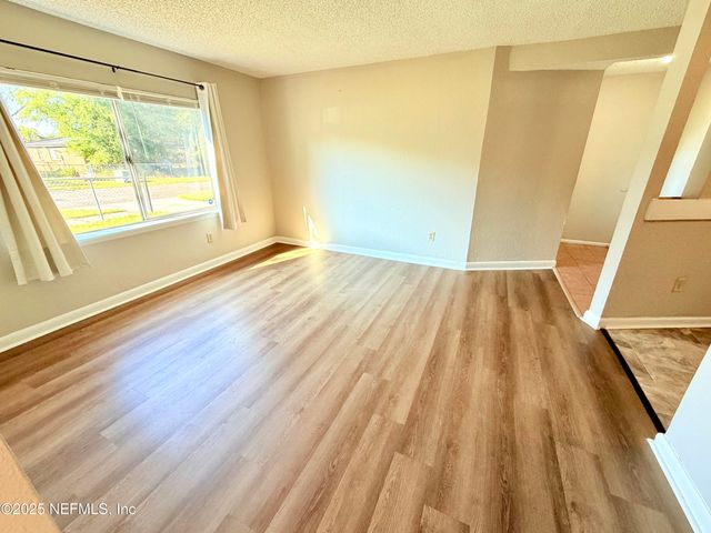 4371 CROSSBOW Road, Jacksonville, FL 32208