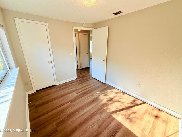 4371 CROSSBOW Road, Jacksonville, FL 32208