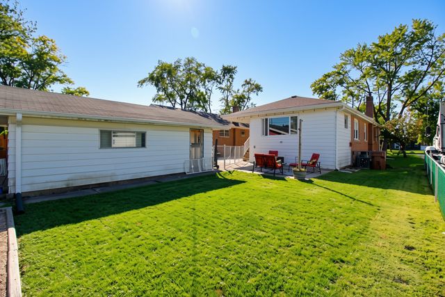 9341 Menard Avenue, Oak Lawn, IL 60453