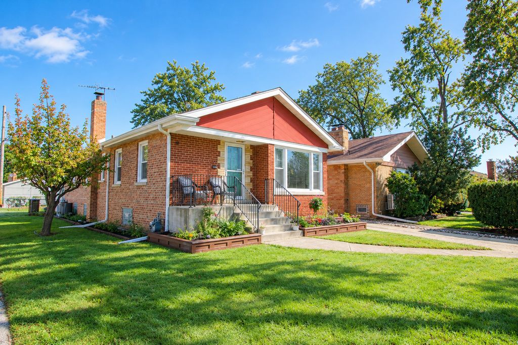 9341 Menard Avenue, Oak Lawn, IL 60453 — photo 2
