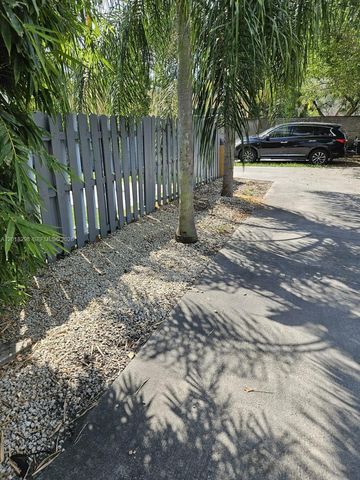 1033 N Andrews Ave, Fort Lauderdale, FL 33311