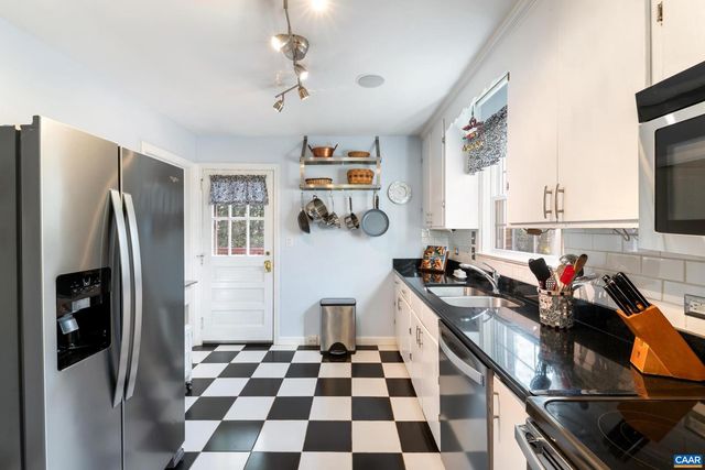 1216 SHERWOOD RD, Charlottesville, VA 22903