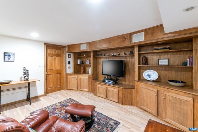 1216 SHERWOOD RD, Charlottesville, VA 22903