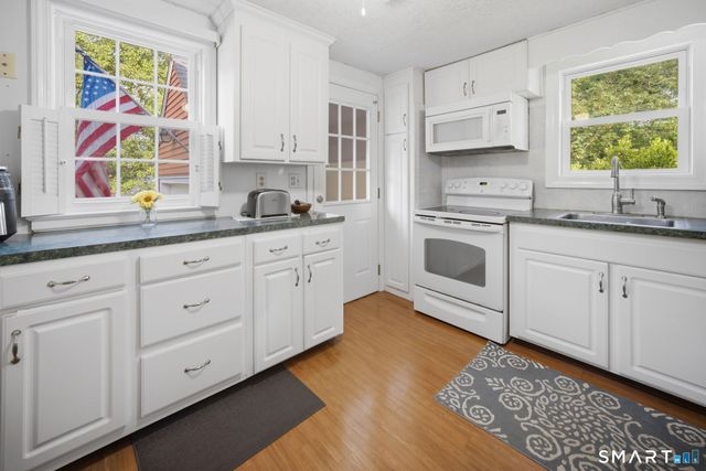 17 Hilltop Drive, West Hartford, CT 06107