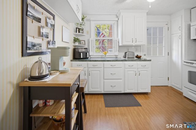 17 Hilltop Drive, West Hartford, CT 06107