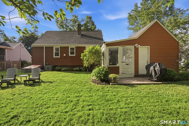 17 Hilltop Drive, West Hartford, CT 06107