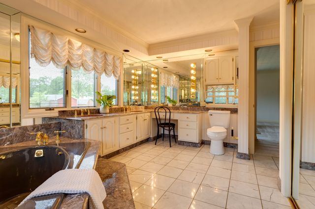 4498 Highway 47, N, Charlotte, TN 37036