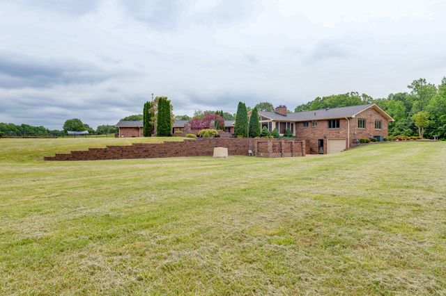 4498 Highway 47, N, Charlotte, TN 37036