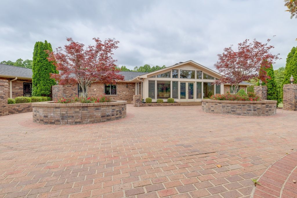 4498 Highway 47, N, Charlotte, TN 37036