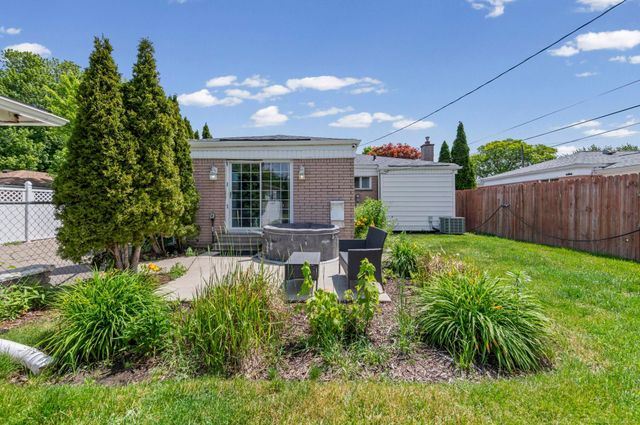 28357 Suburban Drive, Warren, MI 48088