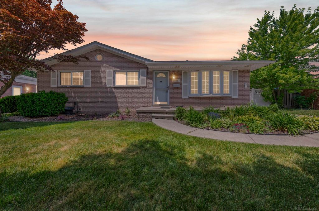 28357 Suburban Drive, Warren, MI 48088