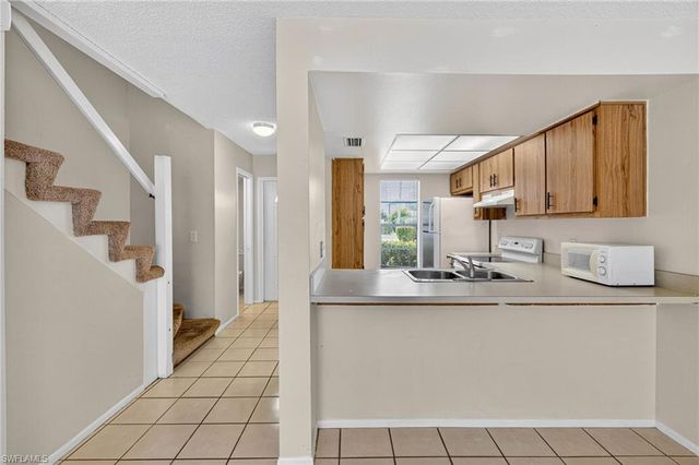 4641 SW Santa Barbara PL # 8, Cape Coral, FL 33914