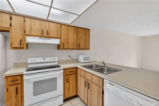 4641 SW Santa Barbara PL # 8, Cape Coral, FL 33914