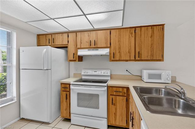 4641 SW Santa Barbara PL # 8, Cape Coral, FL 33914