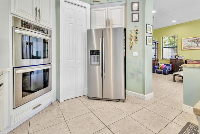 3546 Collonade Drive, Wellington, FL 33449