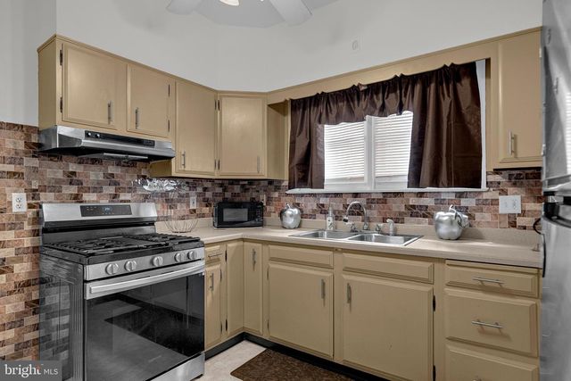 29 KENT ST, Trenton, NJ 08611