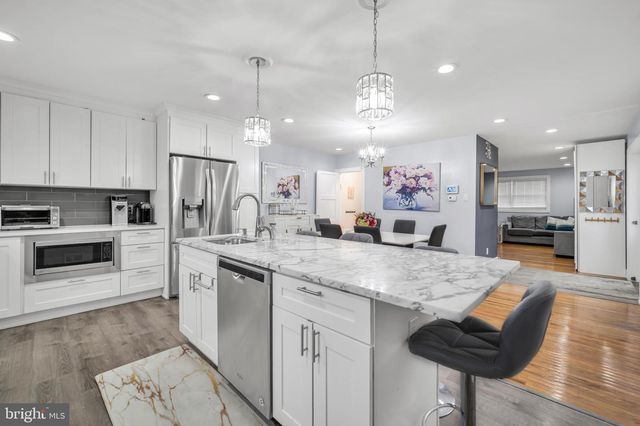 370 SELMA ST, Philadelphia, PA 19116