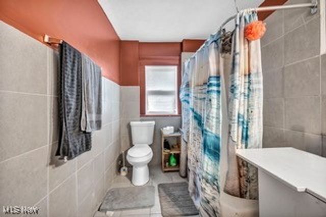 614 East Avenue, Akron, OH 44320