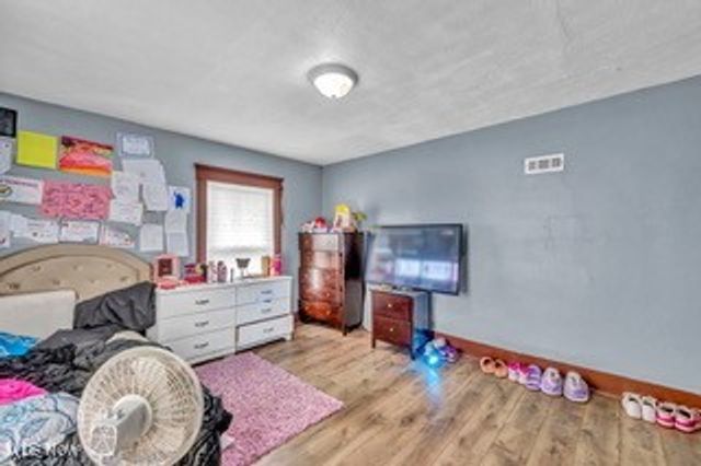 614 East Avenue, Akron, OH 44320