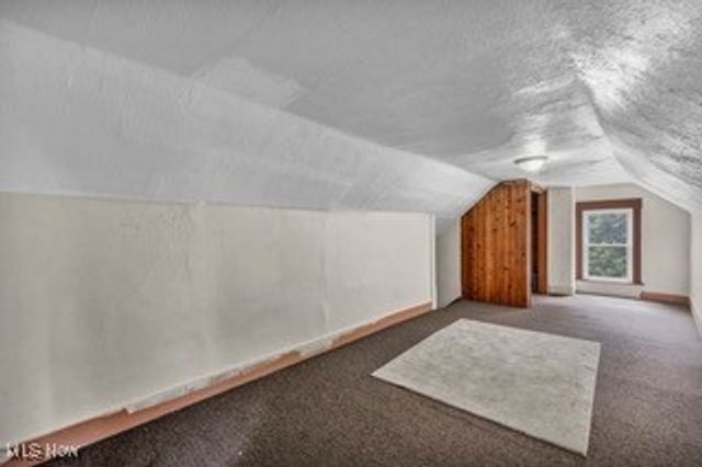 614 East Avenue, Akron, OH 44320