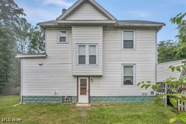 614 East Avenue, Akron, OH 44320