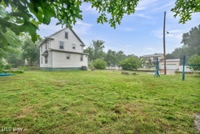 614 East Avenue, Akron, OH 44320