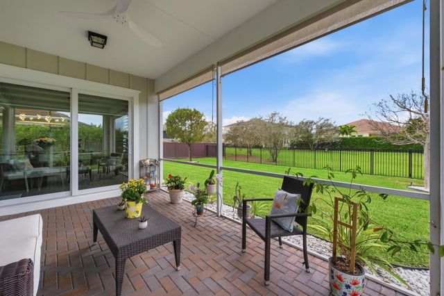 1011 Sweetgrass Street, Loxahatchee, FL 33470