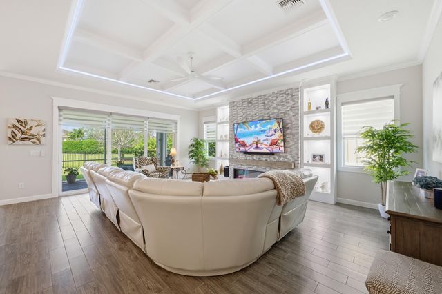 1011 Sweetgrass Street, Loxahatchee, FL 33470