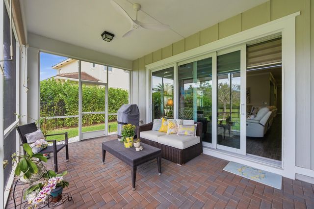 1011 Sweetgrass Street, Loxahatchee, FL 33470