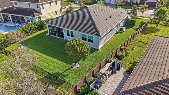 1011 Sweetgrass Street, Loxahatchee, FL 33470