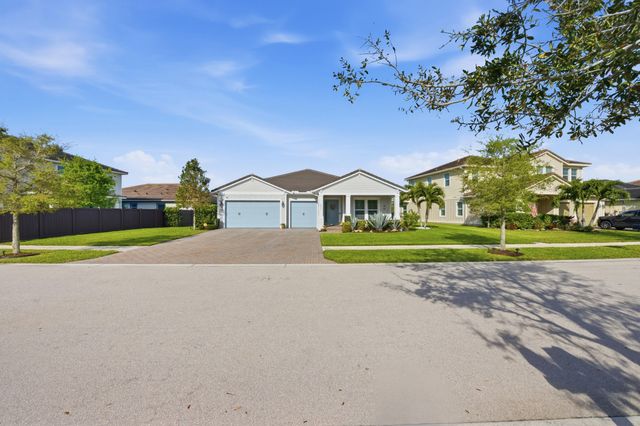 1011 Sweetgrass Street, Loxahatchee, FL 33470