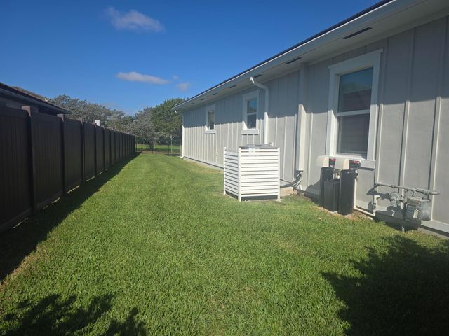 1011 Sweetgrass Street, Loxahatchee, FL 33470