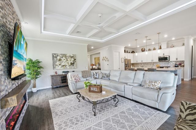 1011 Sweetgrass Street, Loxahatchee, FL 33470