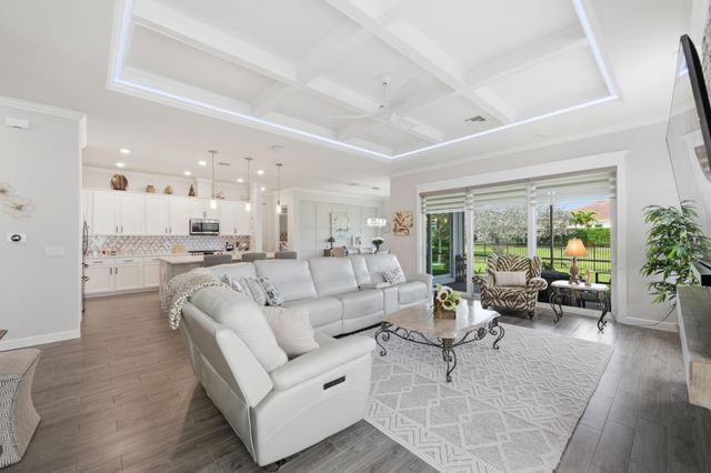 1011 Sweetgrass Street, Loxahatchee, FL 33470