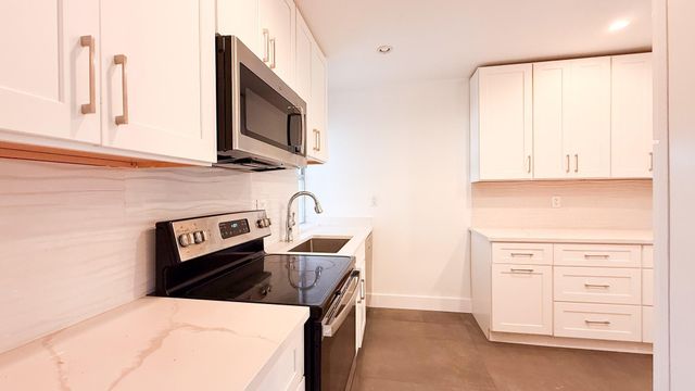 2420 SW 81st Avenue 201, Davie, FL 33324