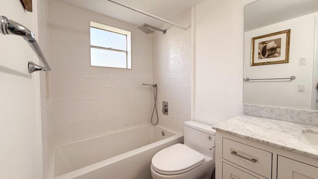 2420 SW 81st Avenue 201, Davie, FL 33324