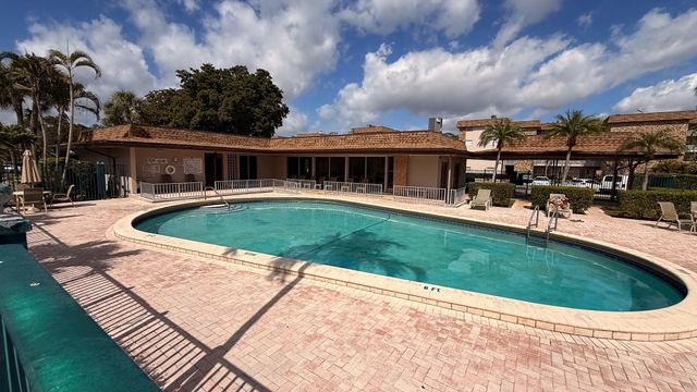 2420 SW 81st Avenue 201, Davie, FL 33324