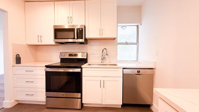 2420 SW 81st Avenue 201, Davie, FL 33324