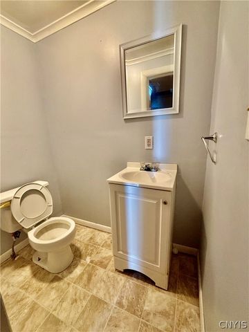 2 Gaylord Street 4, Auburn, NY 13021
